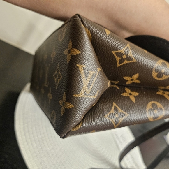 ⭐SOLD⭐ Louis Vuitton Monogram Bag - Marignan - Picture 10 of 16